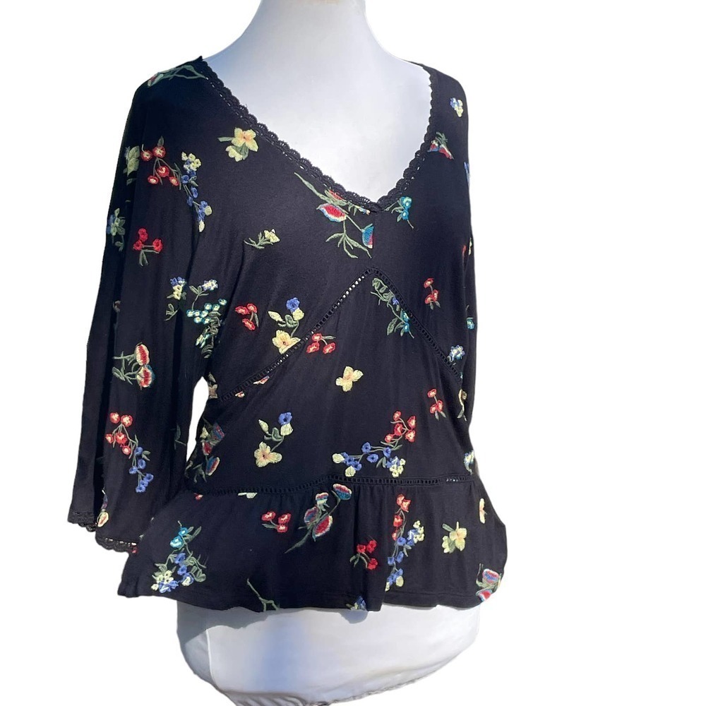 Anthropologie Parvati Floral Embroidered Blouse - Size Medium - Picture 2 of 16